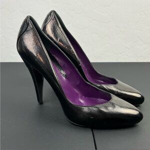 👠 Versace Black Metallic Leather Pointed-Toe Pumps – Made in Italy